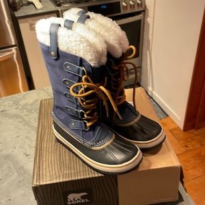 Brand New Sorel Joan of Arc Shearling Boots!